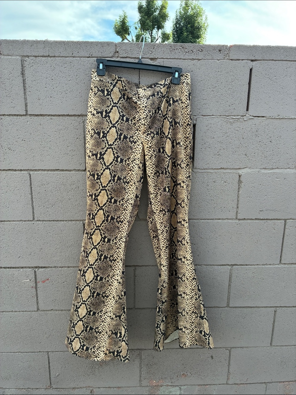Snake-Print Flare Pants in Beige/Black